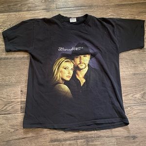 Vintage black 2000 Tim McGraw and Faith Hill Soul 2
Soul tour shirt.